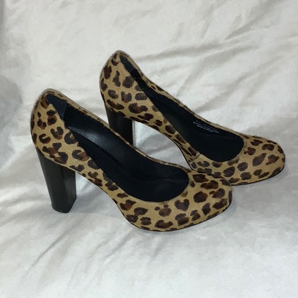 DKNY Pumps - Picture 2 of 8